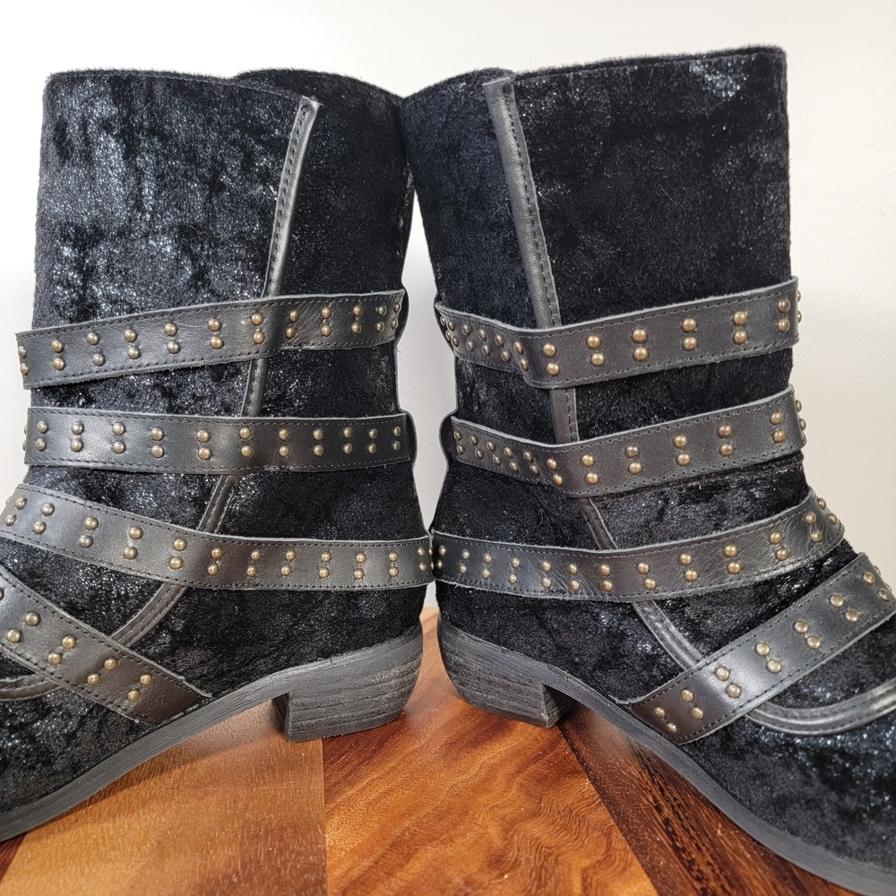 Joyfolie Edgy Black Buckle Combat Boots Faux Fur Size 7 - Picture 8 of 13